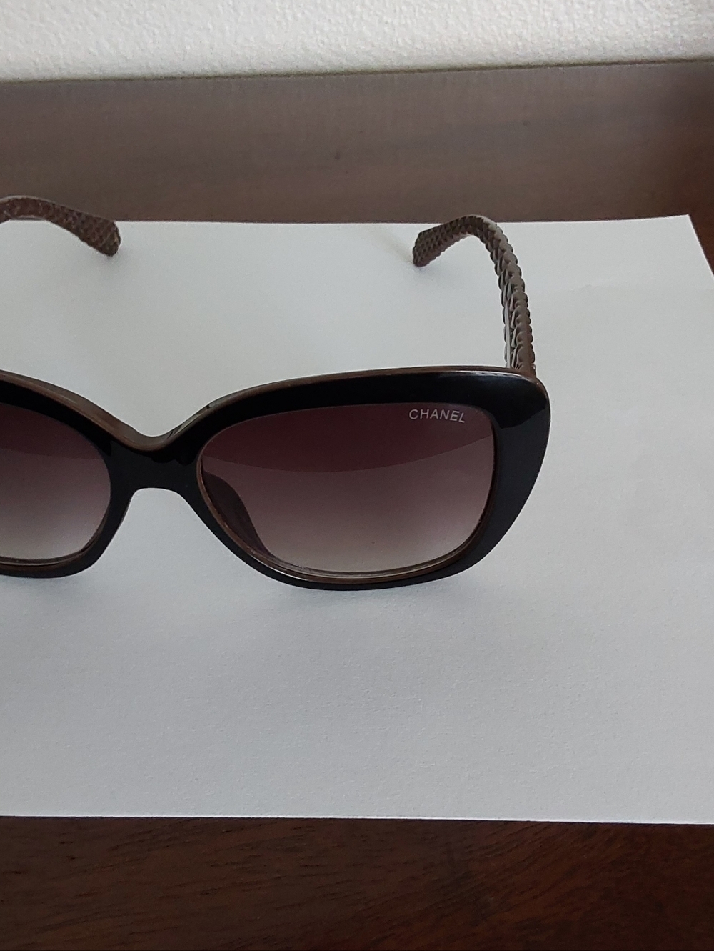 Authentic Chanel 9173 Quilted Brown & Gold CC Logo Women's Sunglasses 58-20-142 - Picture 3 of 10